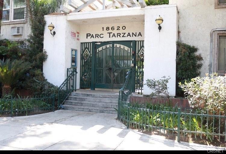Tarzana Condo: 18620 Hatteras Street
