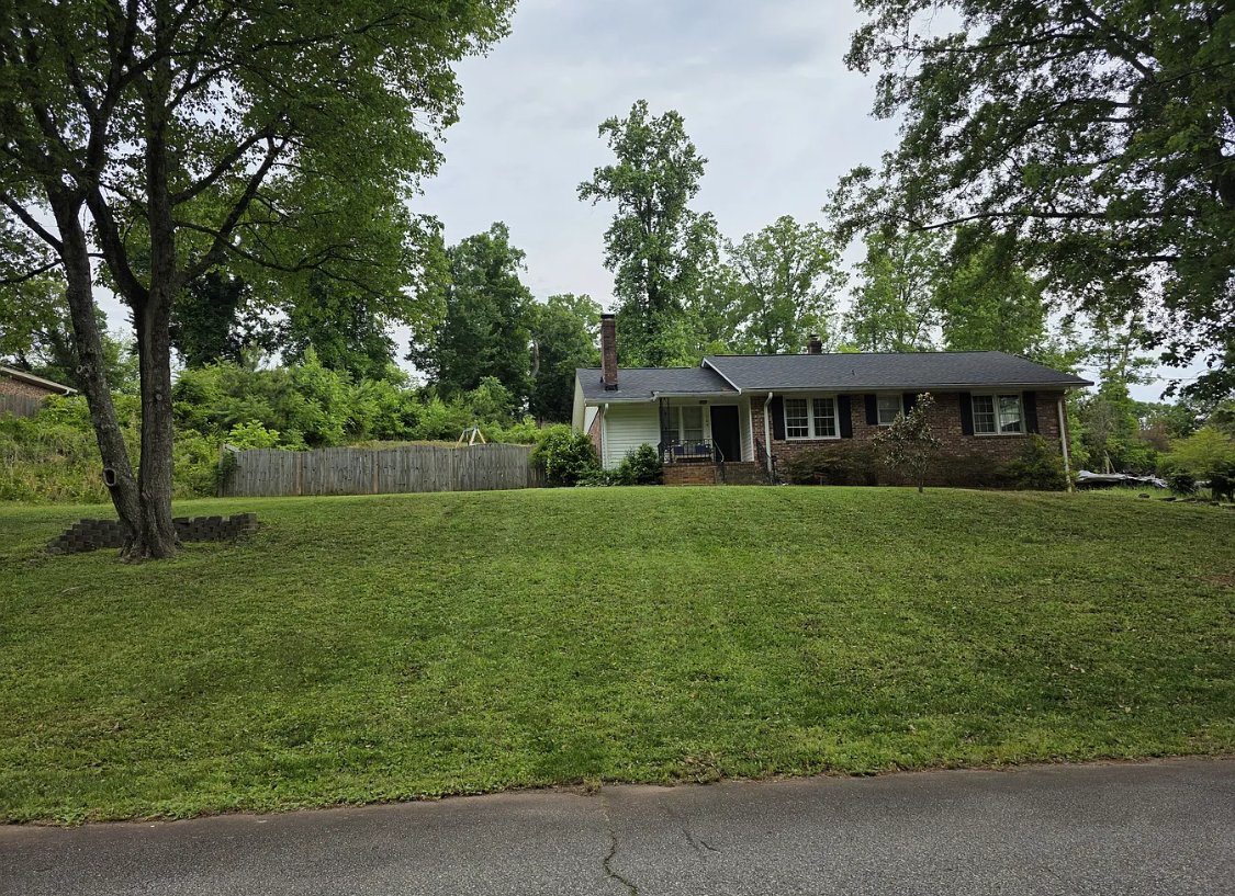 Greenville House: 103 Pemberton Dr
