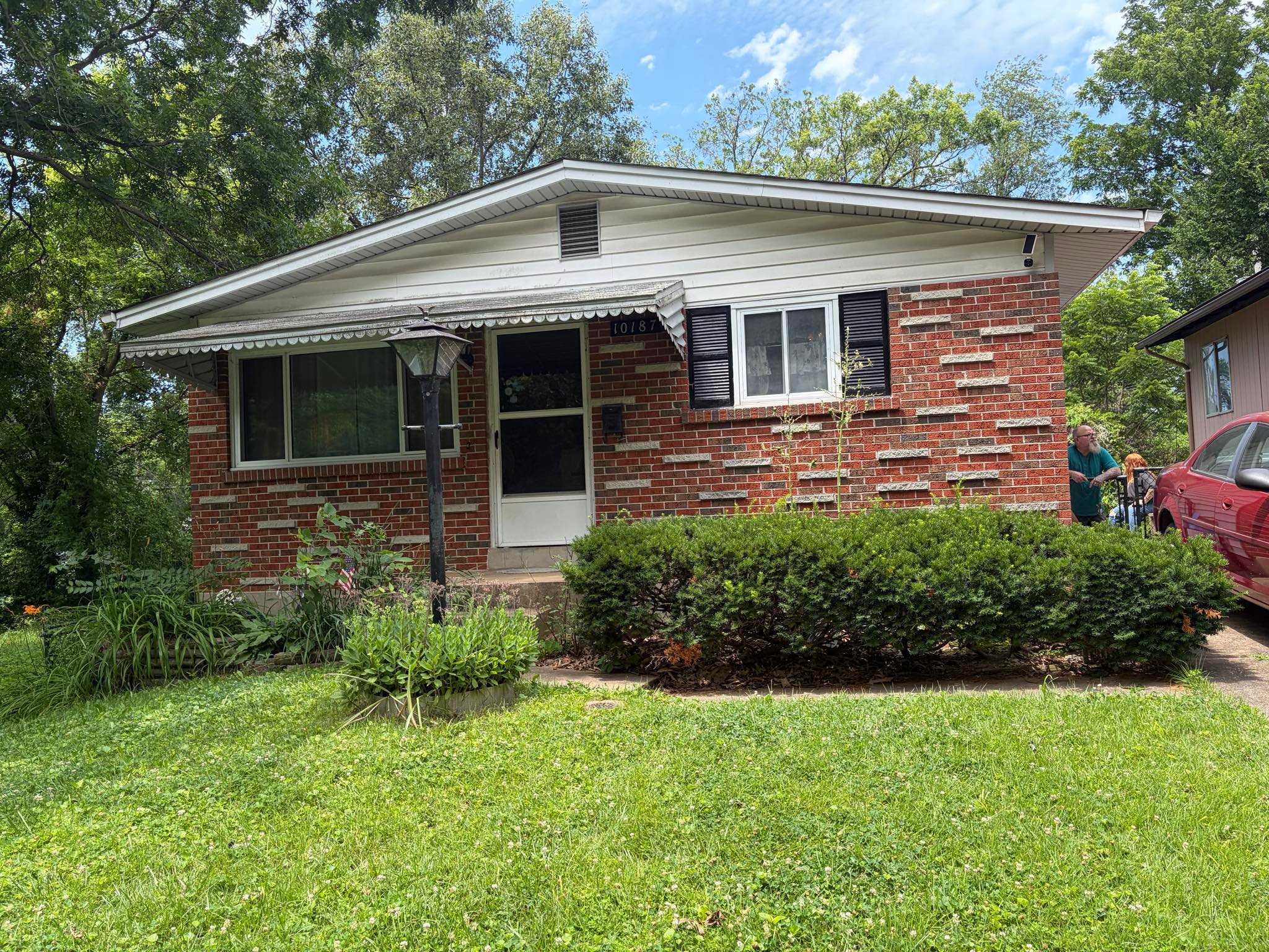 St Louis House: 10187 Count Dr
