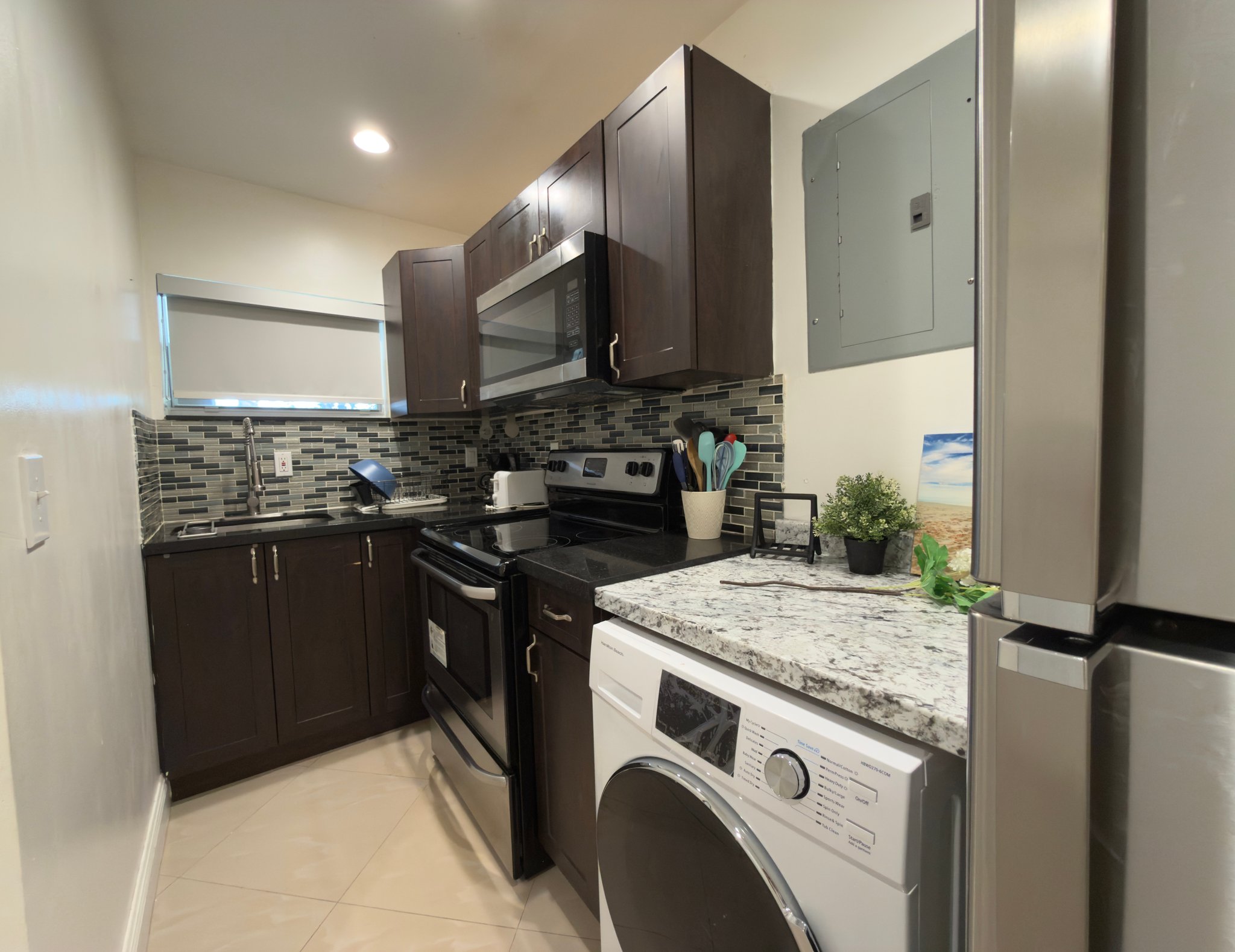Hollywood House: 2235 Liberty St