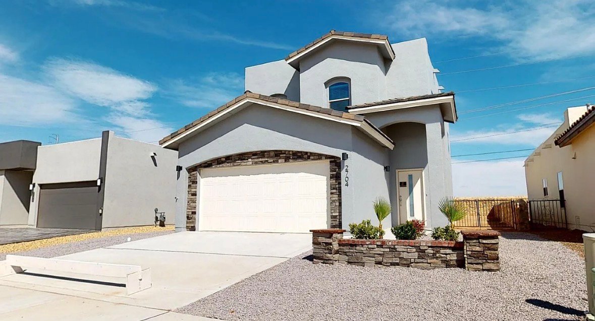 Horizon City House: 12661 Kingsbury Avenue