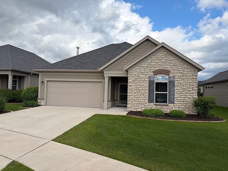 Green Bay House: 122 N Bedford Rd