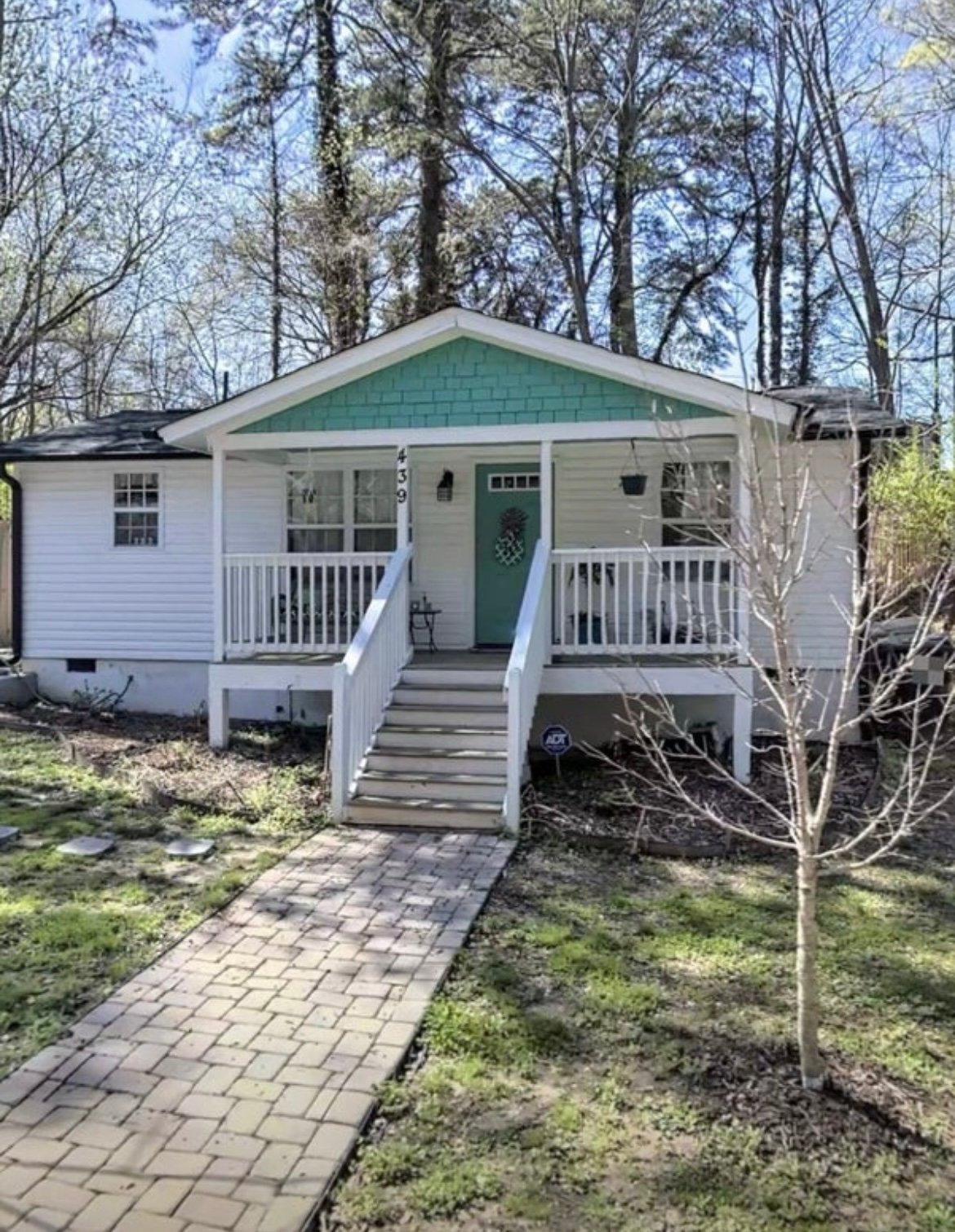 Clayton House: 439 E Stallings St