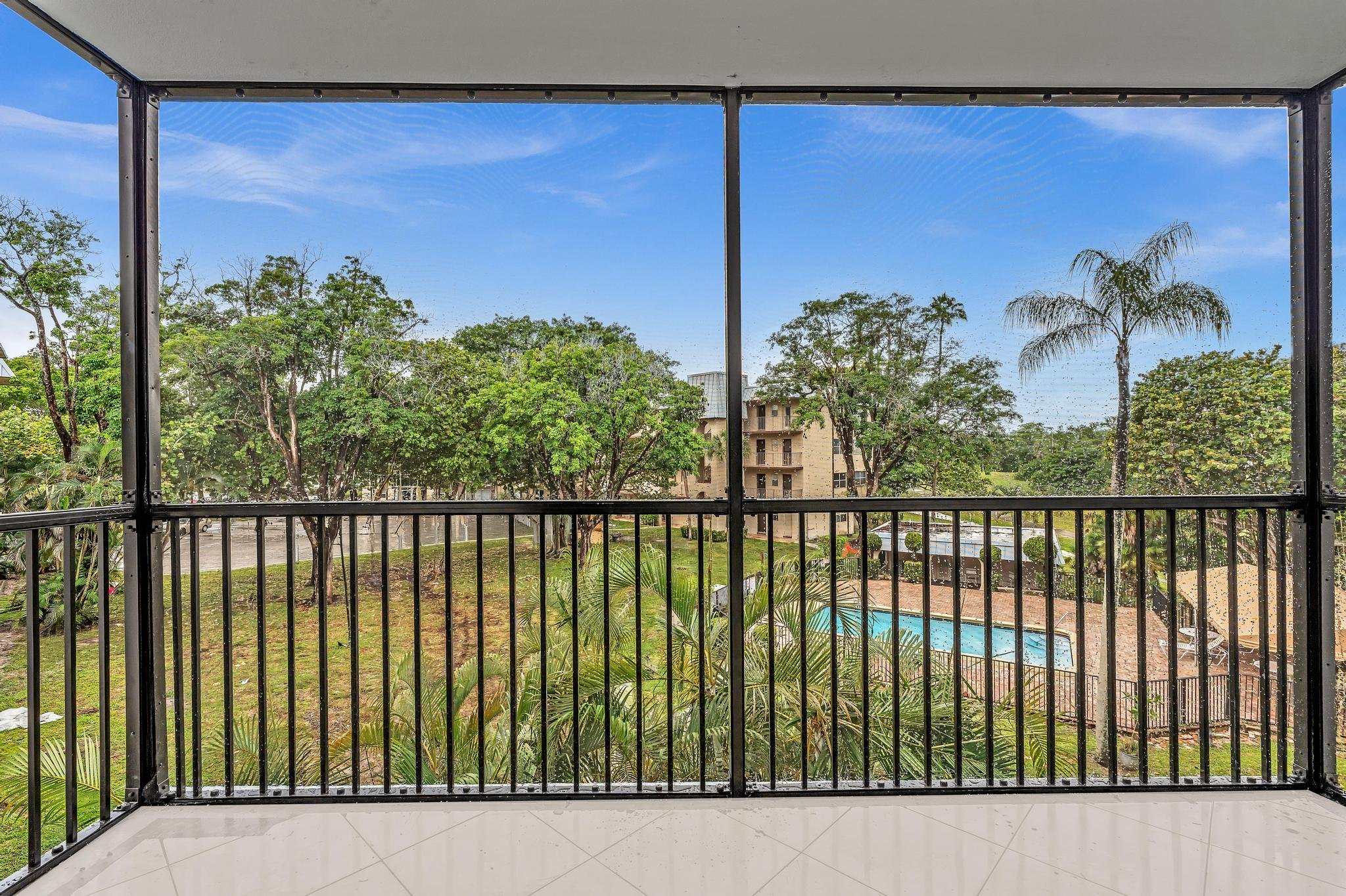 Lauderhill Condo: 5961 N Falls Circle Dr.