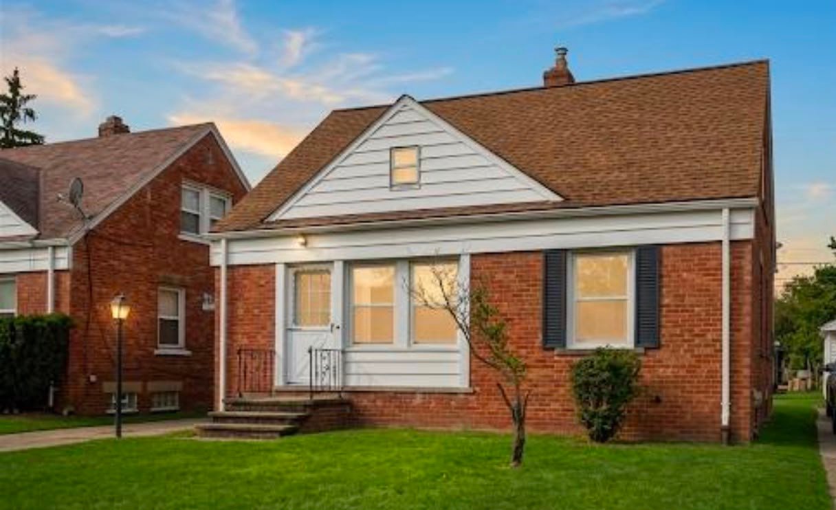 Maple Heights House: 5708 south blvd