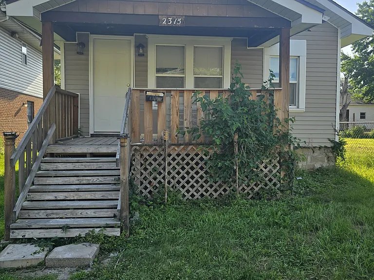 Peoria House: 2315 N Ellis St, Peoria, IL 61604