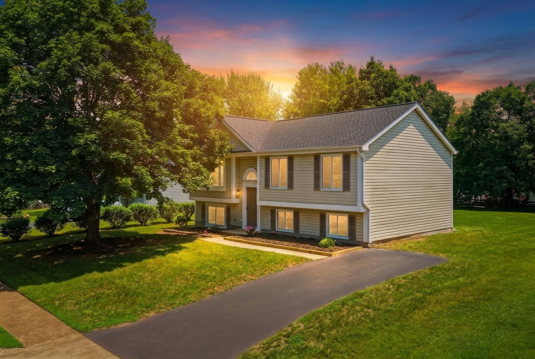 Sterling House: 202 Leslie Ct