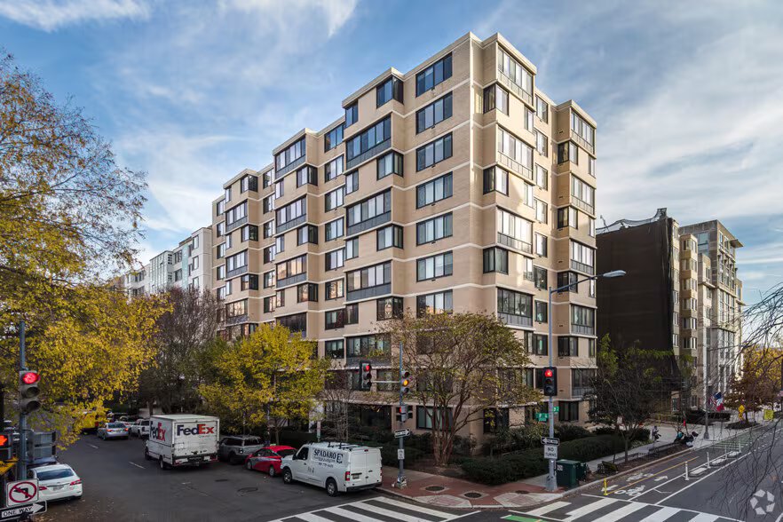 Washington Condo: 2030 F St NW