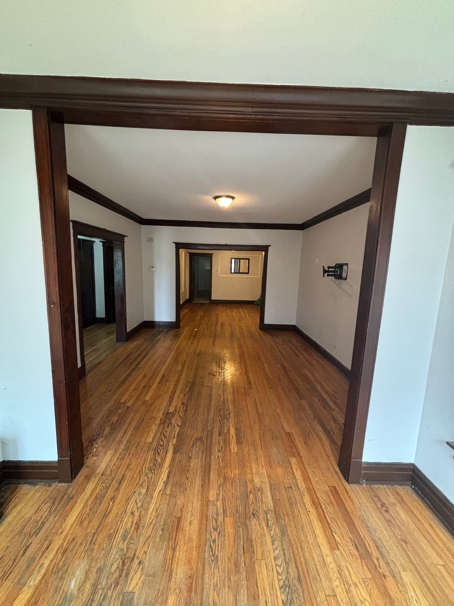 Chicago Apartment: 708 W 61st Pl
