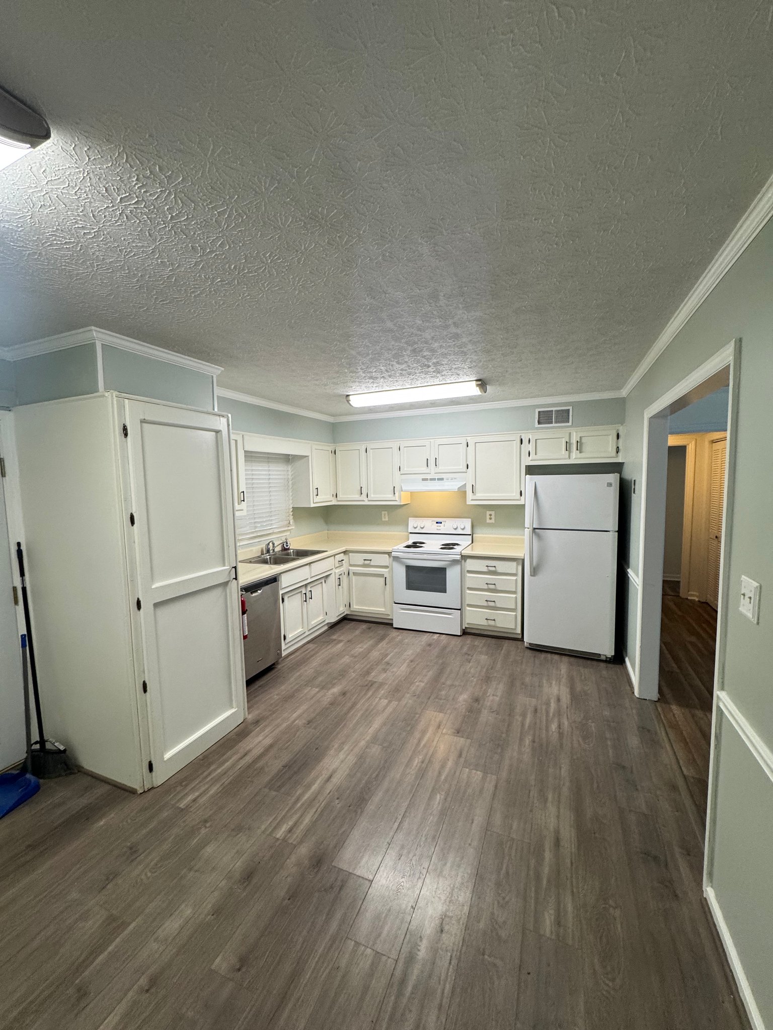 Athens Condo: 100 Barrington Dr
