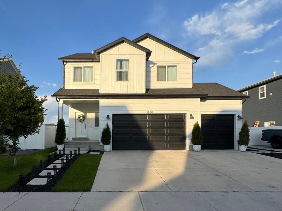 Eagle Mountain House: 5056 N Folkstone Dr