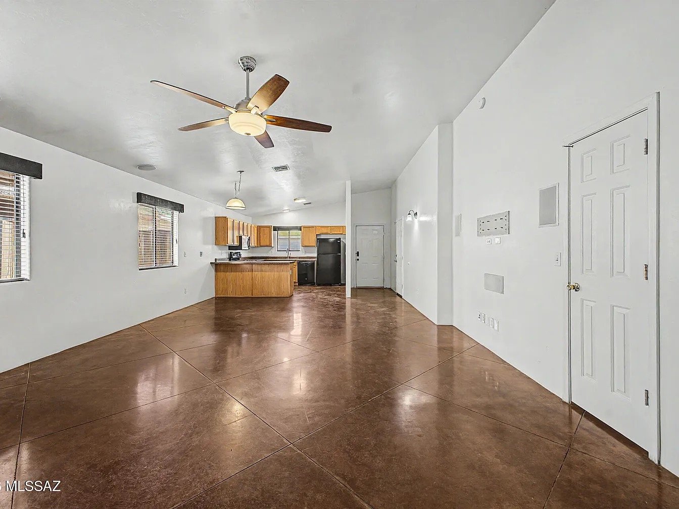 Tucson House: 409 E Geronimo Bluff Loop