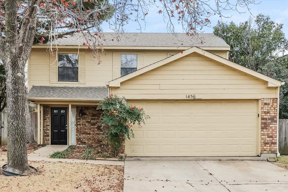 Grapevine House: 1458 Thistlewood Ln