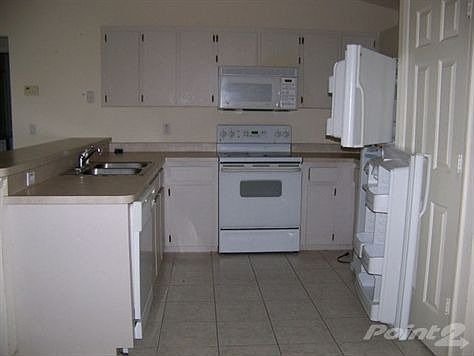 Ocala House: 7217 SW 128th St