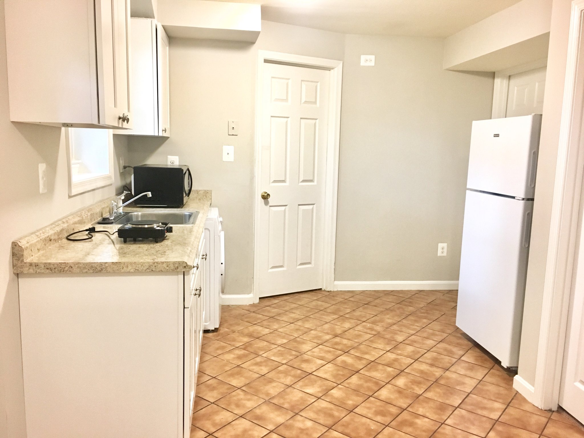 Herndon House: 1333 April Way