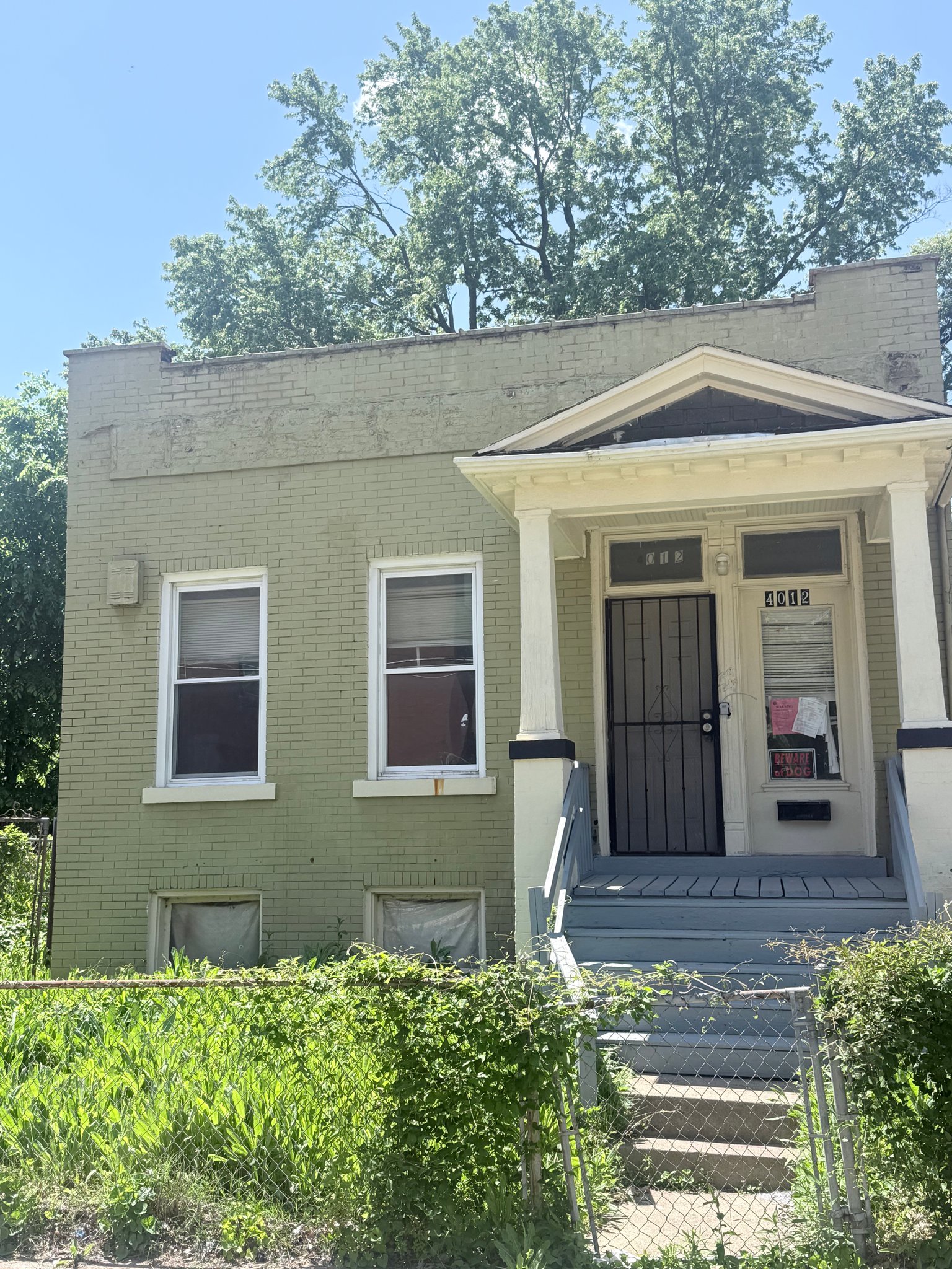 Saint Louis House: 4012 Penrose St