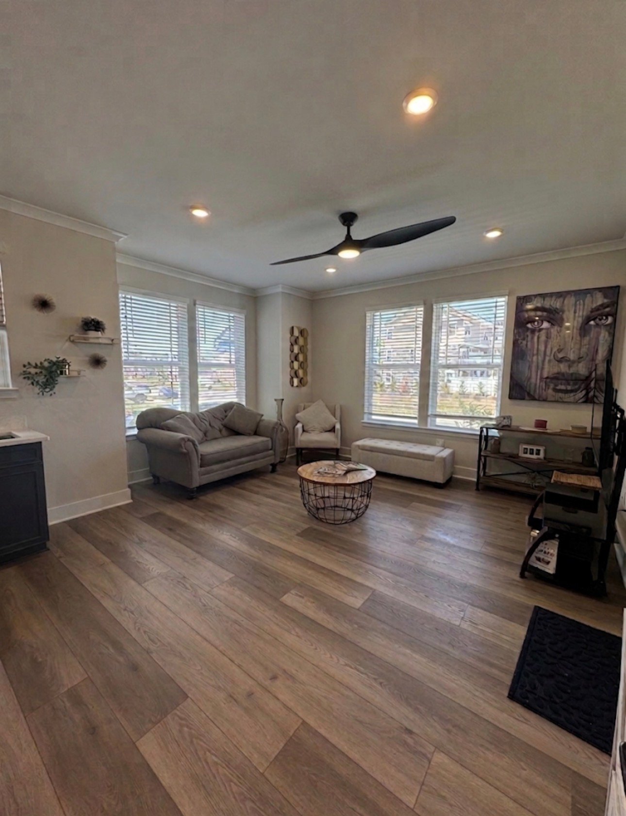 White Plains Apartment: 10843 Melbourne Way