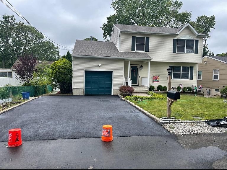 Brick House: 881 Linden Ave