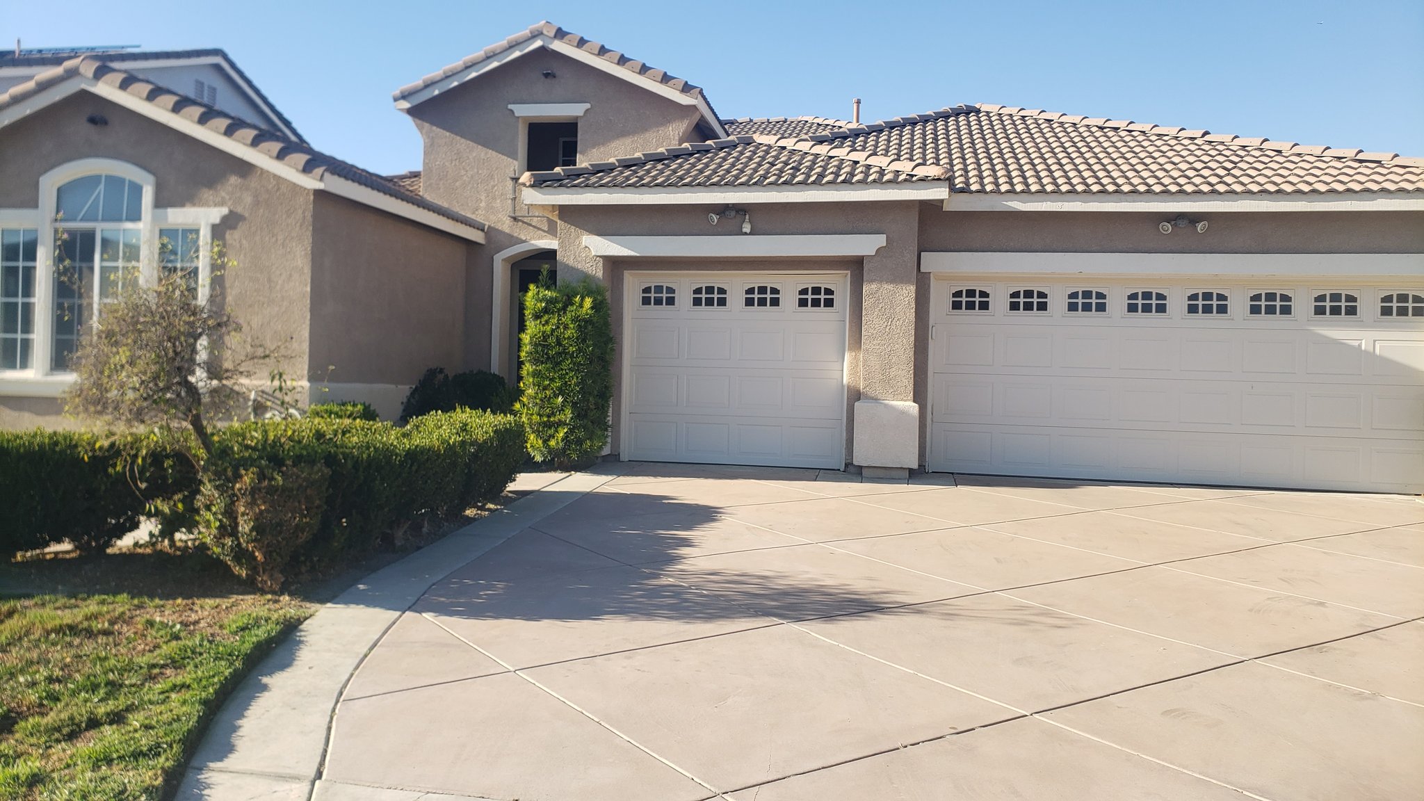 Eastvale House: 12686 Amberhill Ave