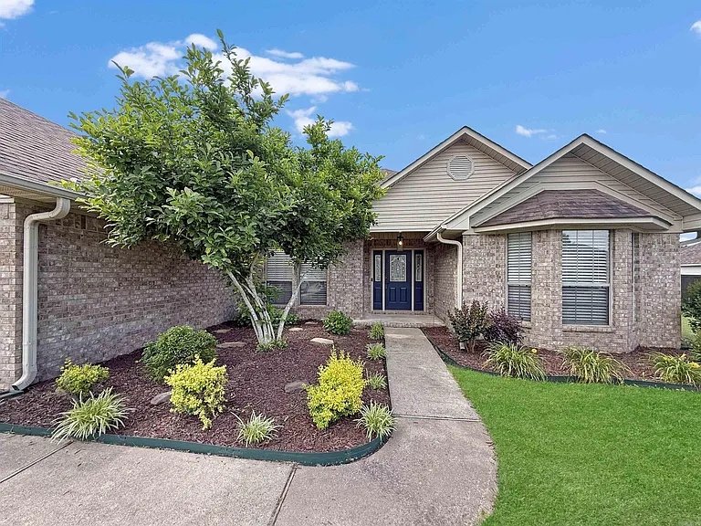 Vilonia House: 12 Weaver Cir