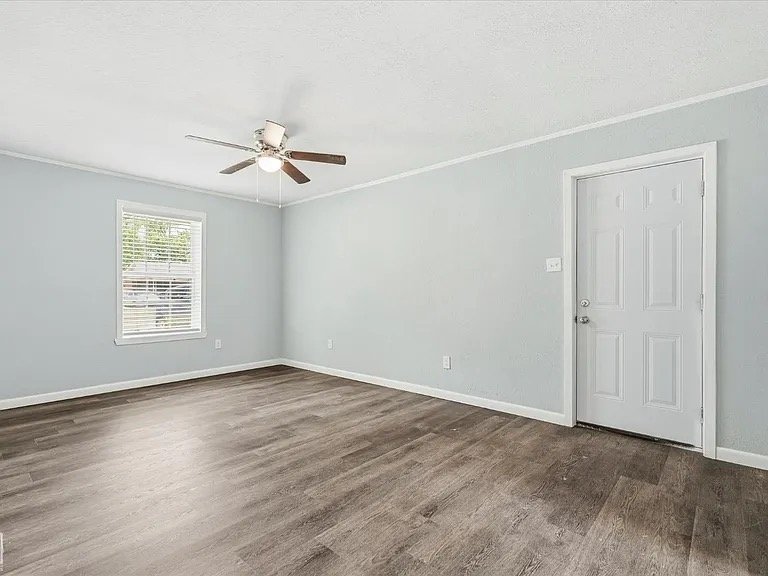 Osceola House: 122 Diane Dr
