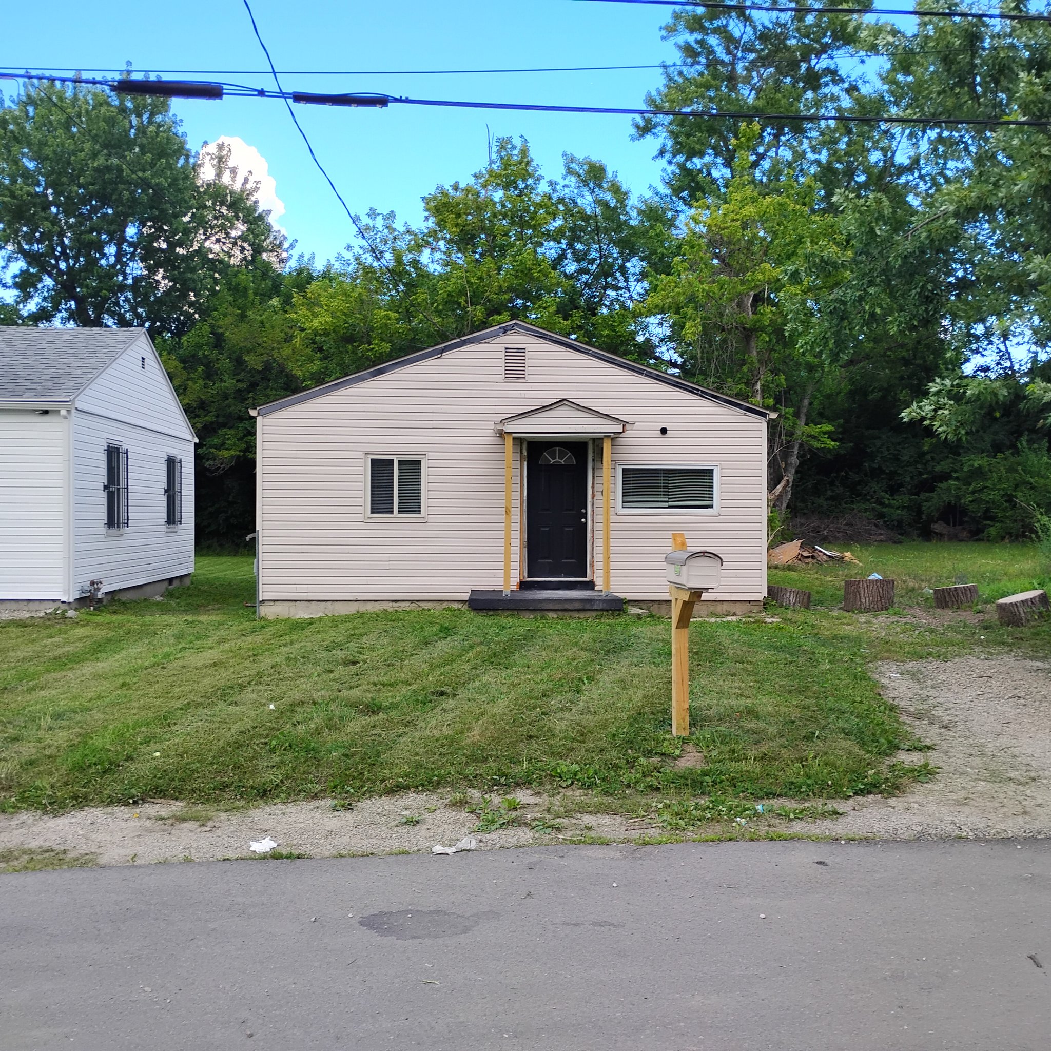 Dayton House: 786 Goodlow Ave