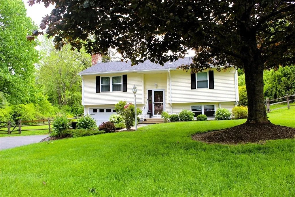 Hadley House: 13 Laurana Ln