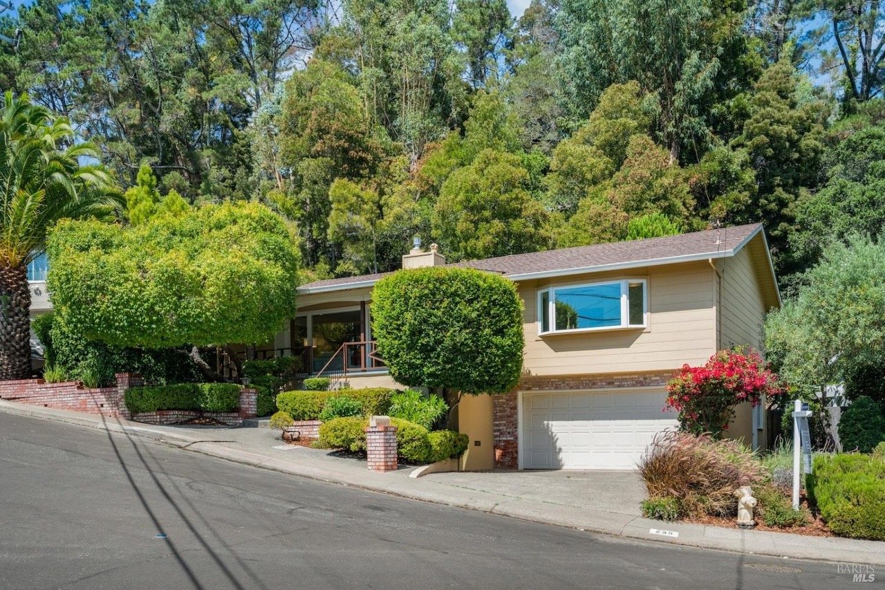 San Rafael House: 235 Mountain View Ave