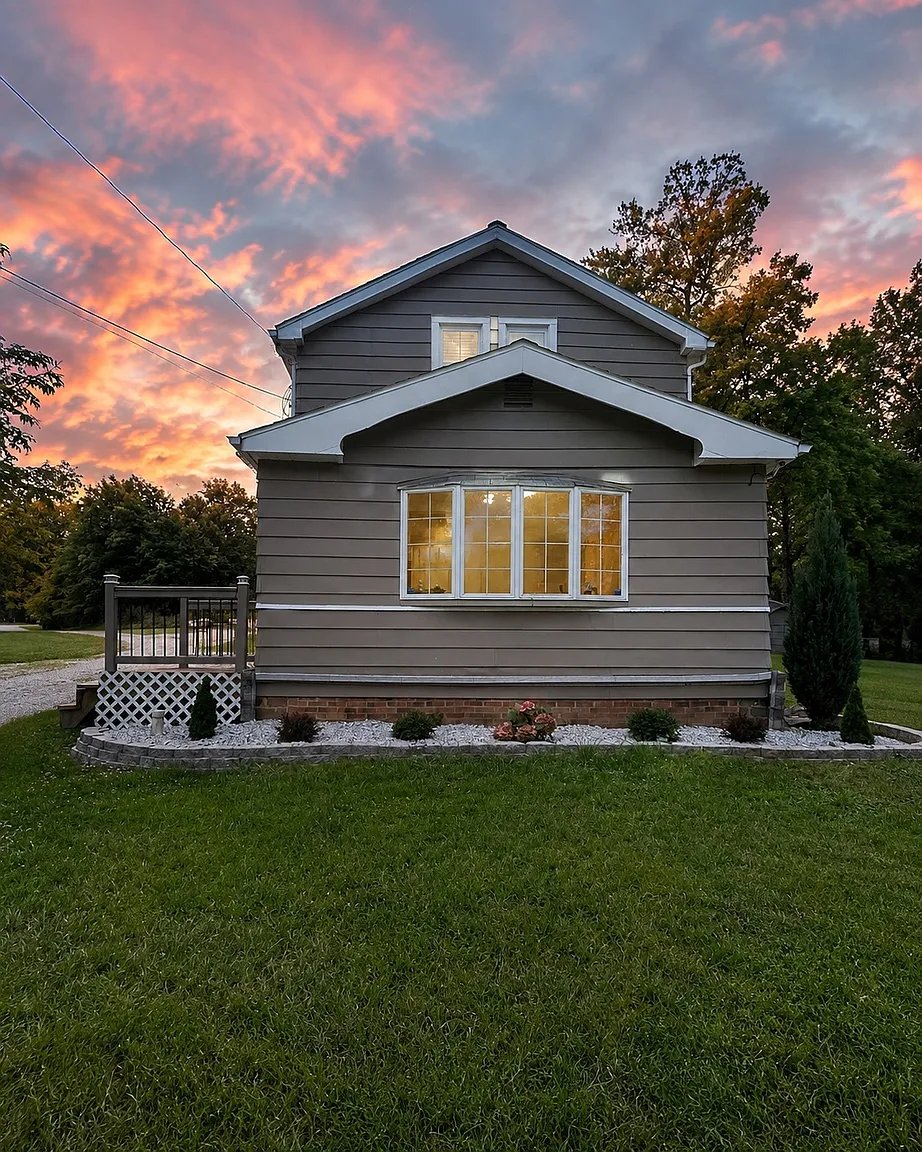 Twinsburg House: 11526 Ravenna Rd