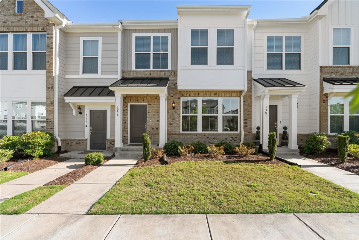 Knightdale Townhome: 7906 Flatrock Park Dr