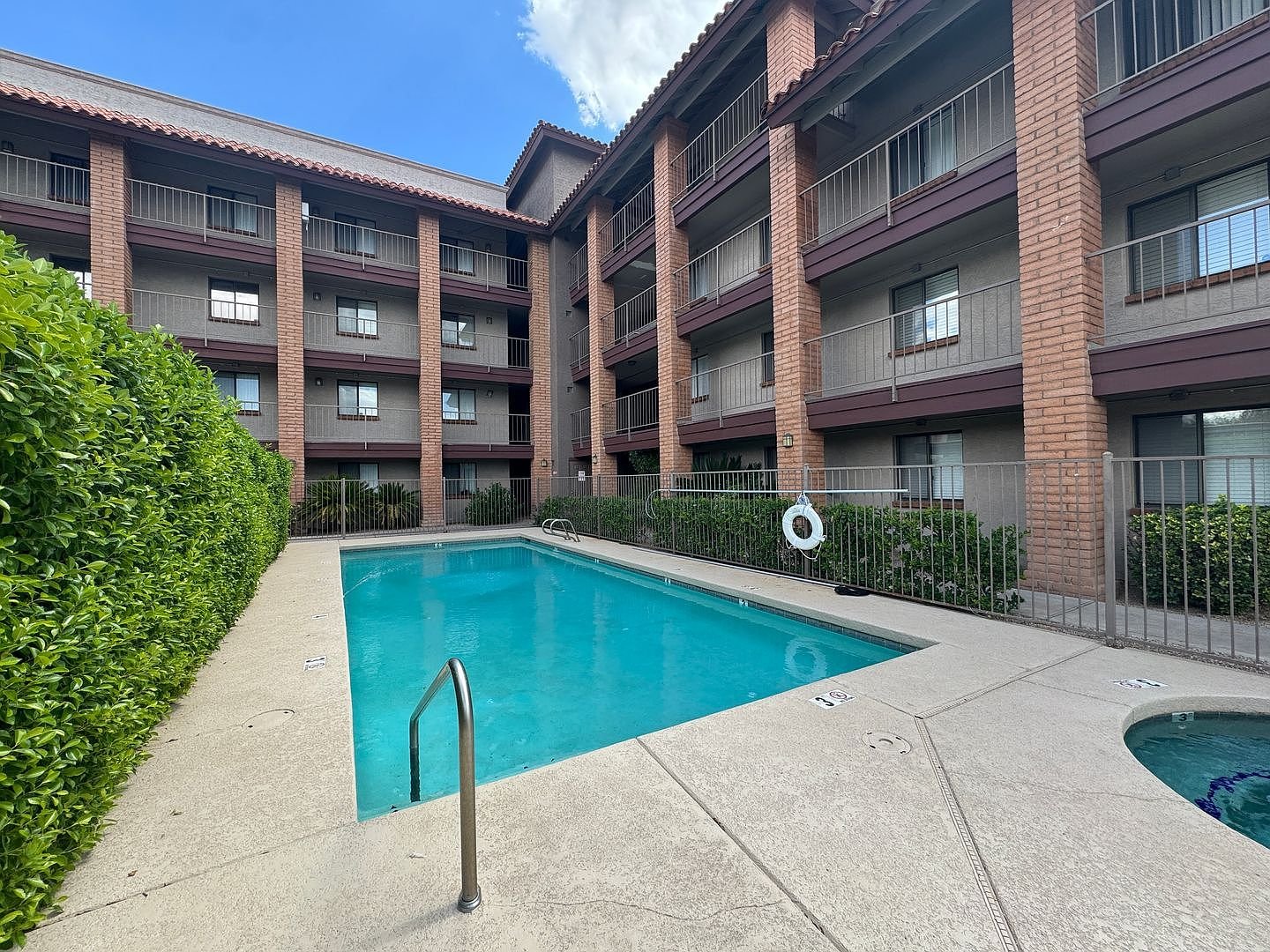 Phoenix Condo: 17 E Ruth Ave