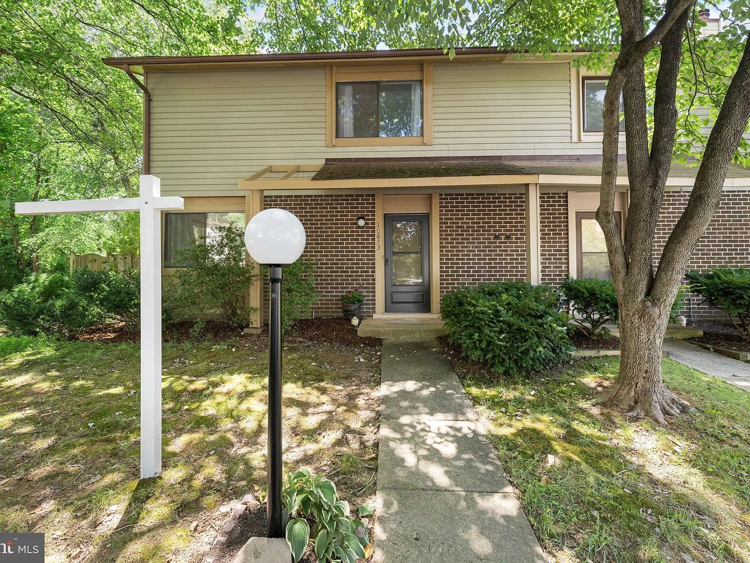 Burke Townhome: 10673 Spring Oak Ct