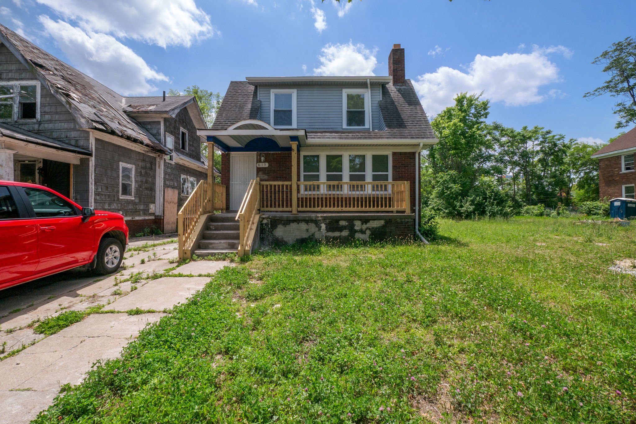 highland park House: 615 w hollywood ave