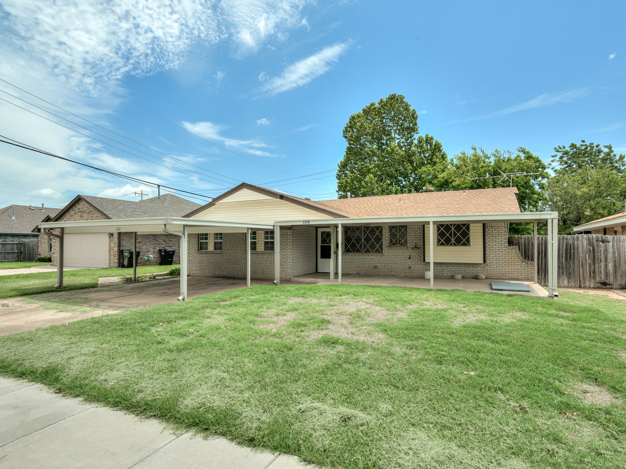Moore House: 106 N Norman Ave