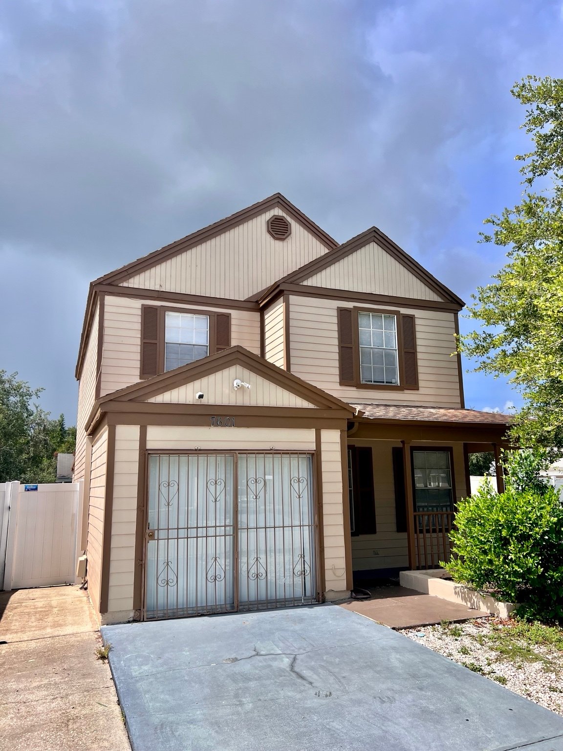 Tampa House: 7601 Willow Park Dr