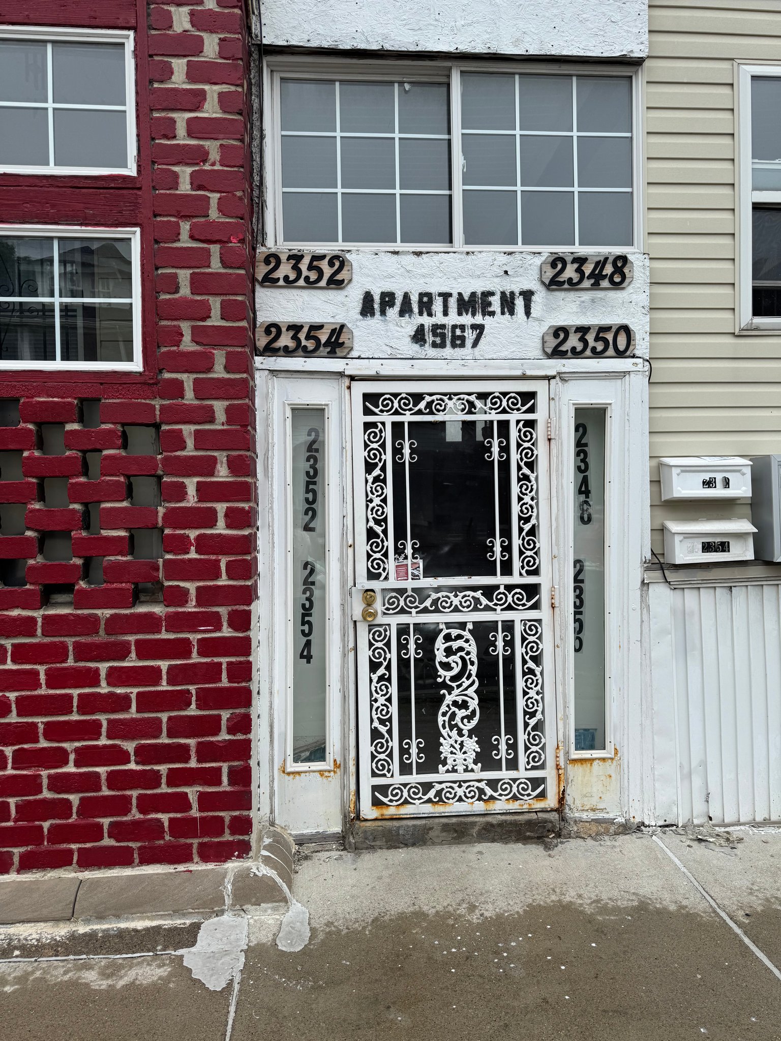 Hamtramck Apartment: 2354 Poland St
