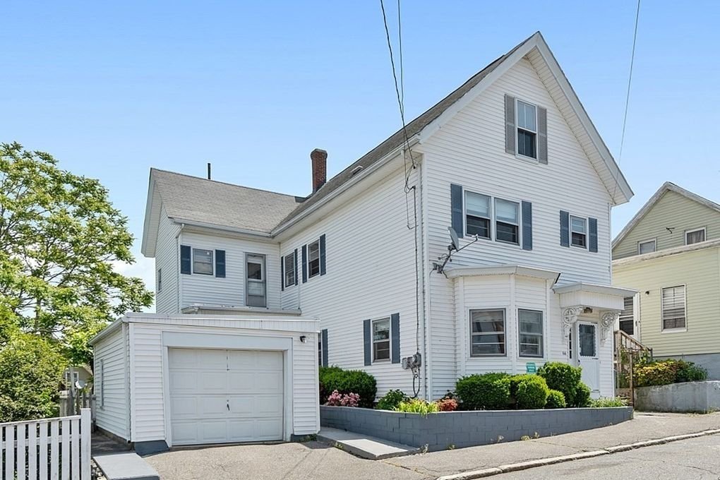 Lowell Condo: 64 Arlington St