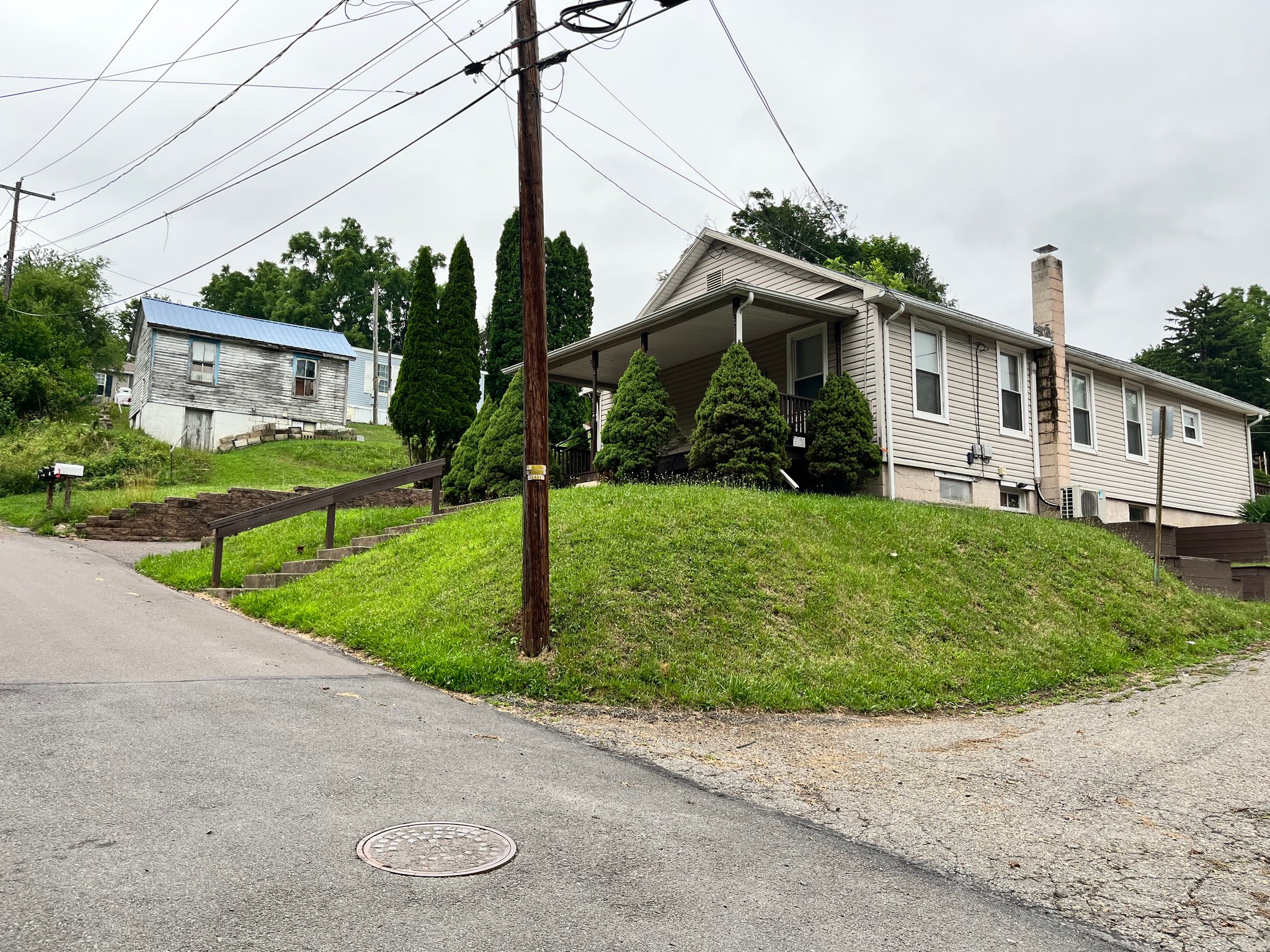 Bloomsburg House: 50 Lincoln avenue