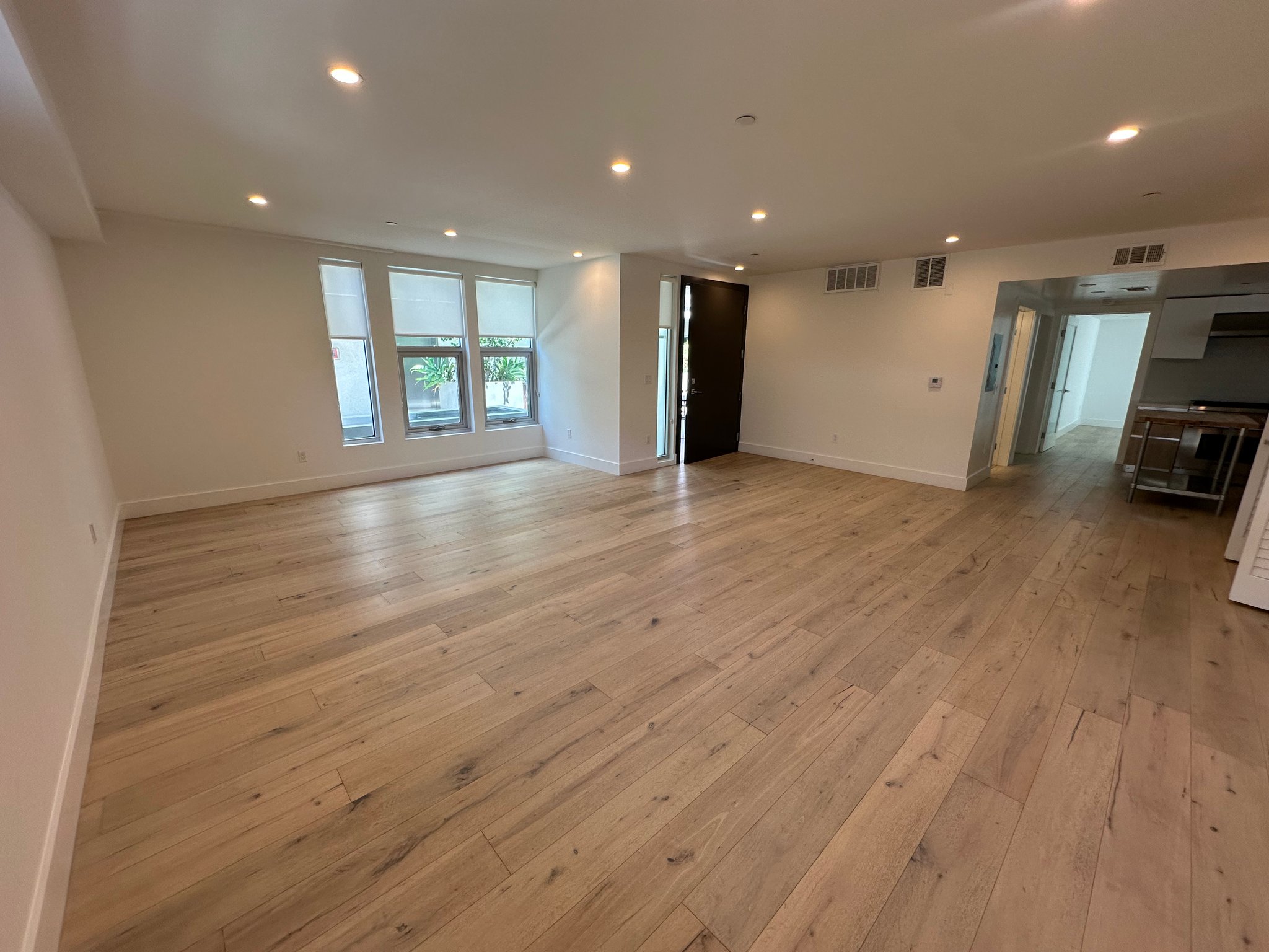 West Hollywood Condo: 8210 Fountain Ave