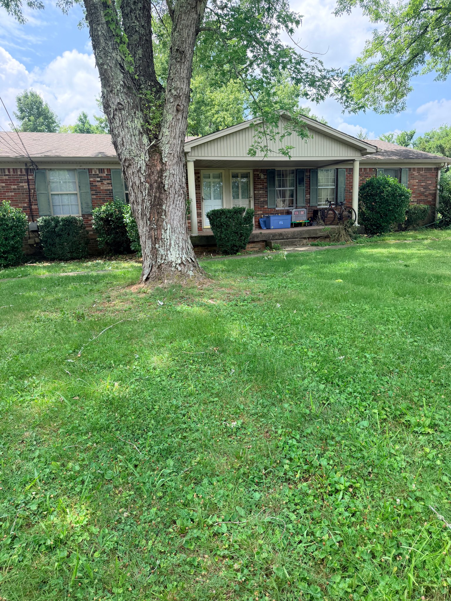 Lebanon House: 118B Fisher Dr