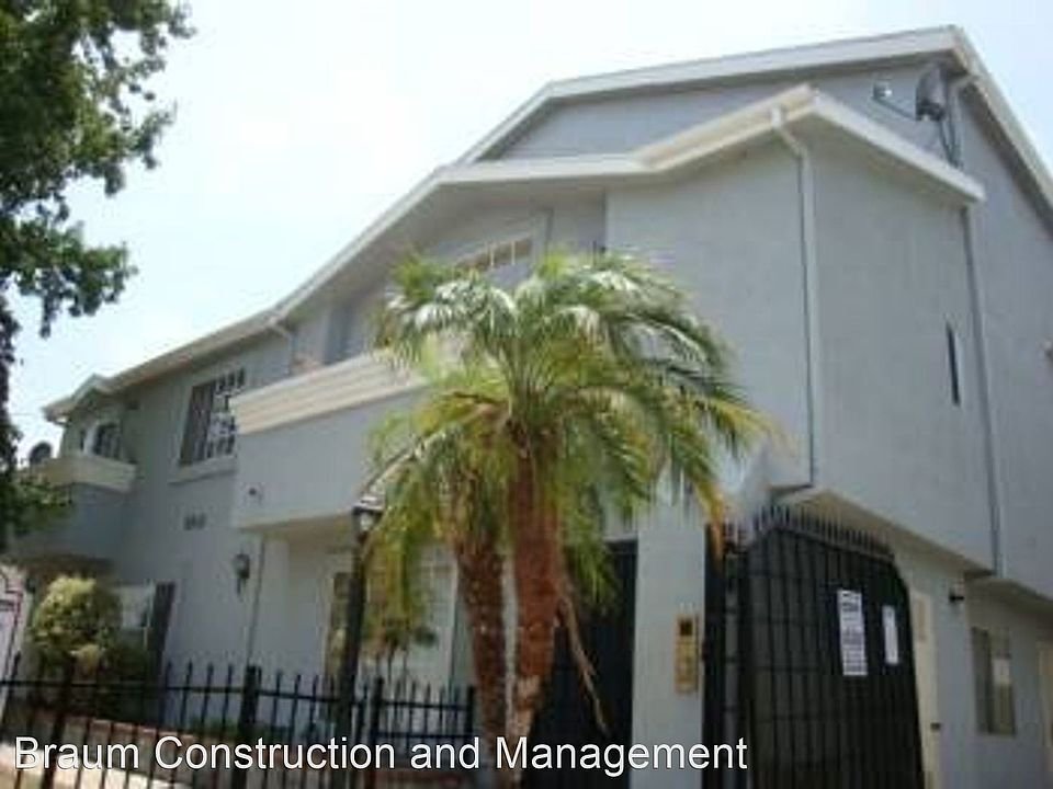 North Hollywood Apartment: 5245 Riverton Ave
