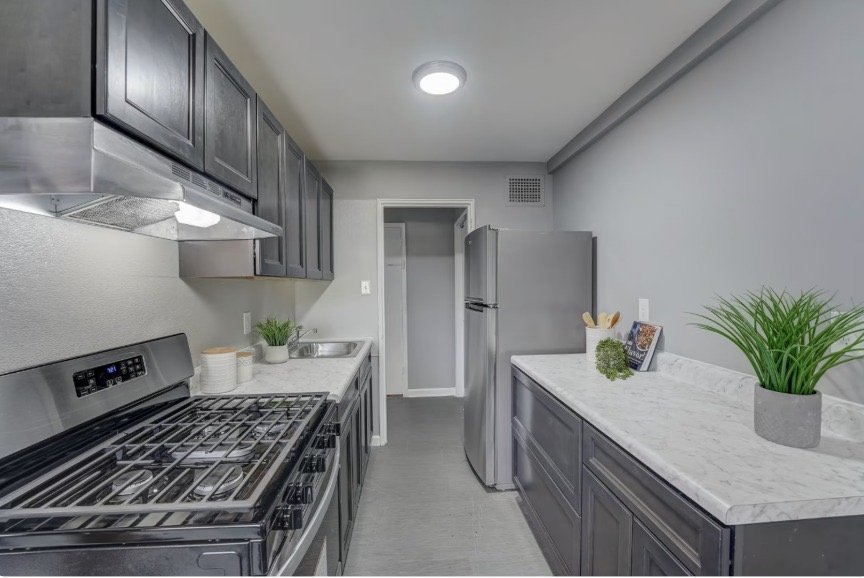 Ewing Apartment: 865 Lower Ferry Rd