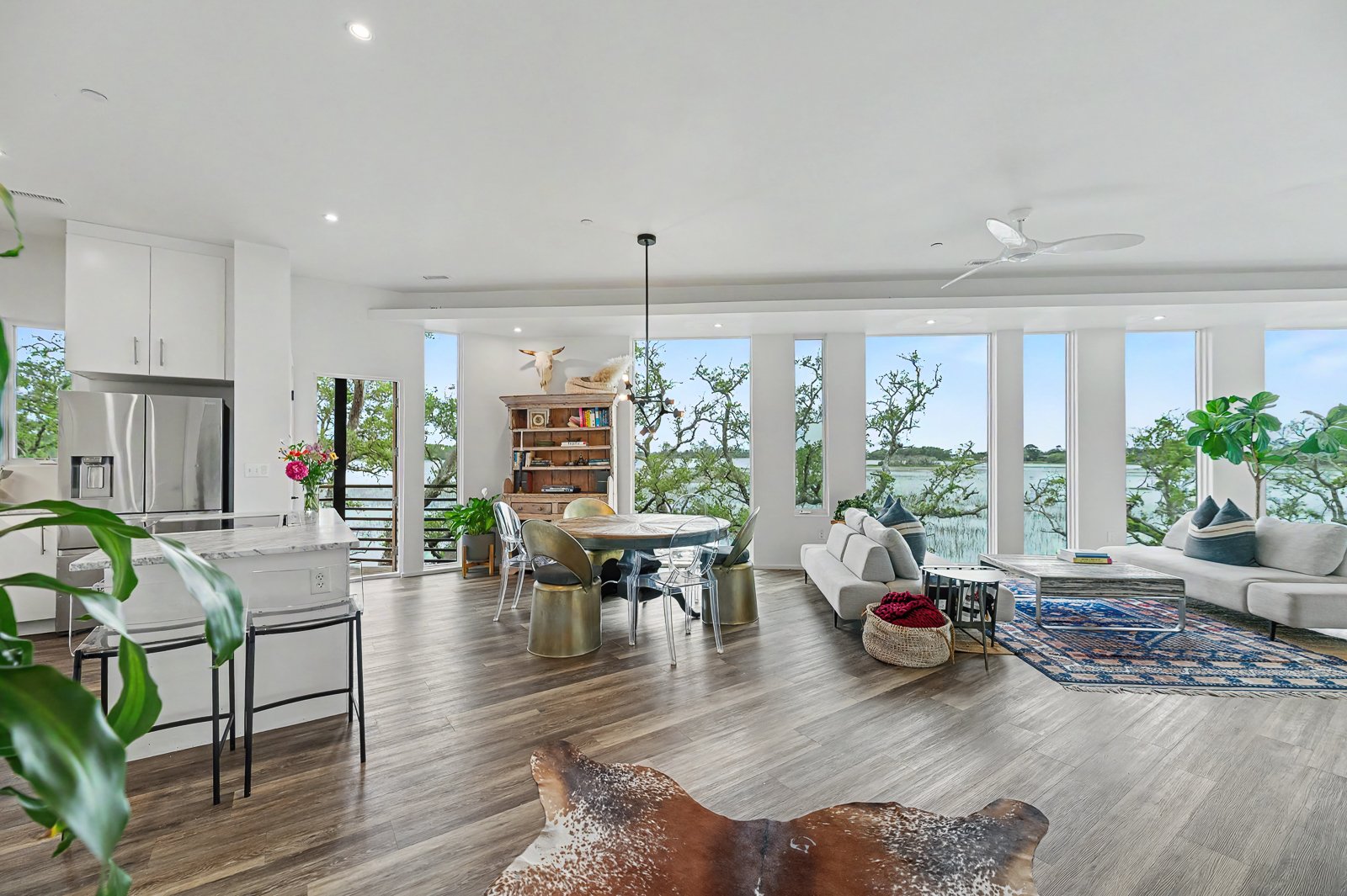 Charleston House: 2179 Sol Legare Rd
