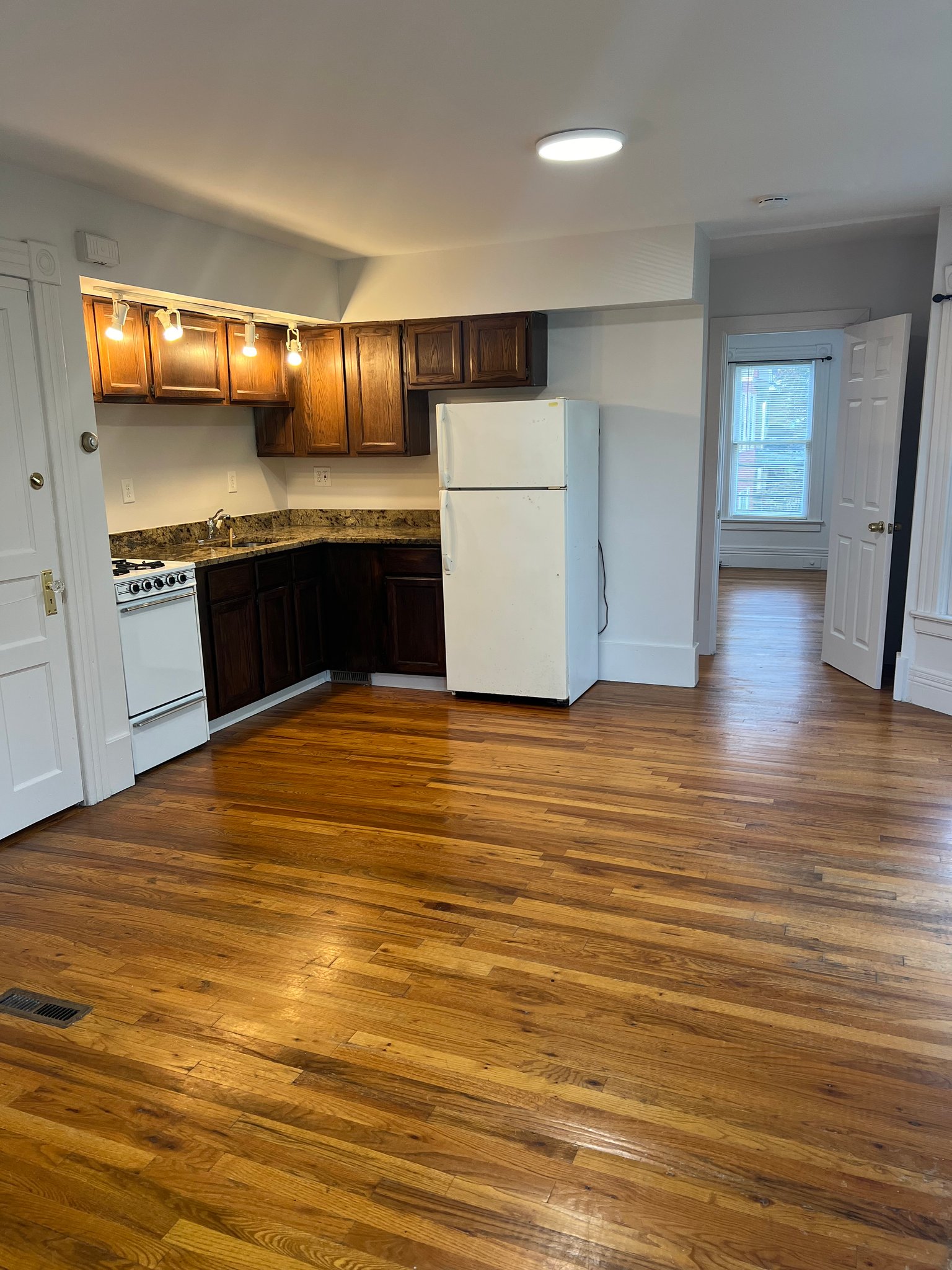 Rochester Apartment: 14 OXFORD ST, ROCHESTER, NY 14607