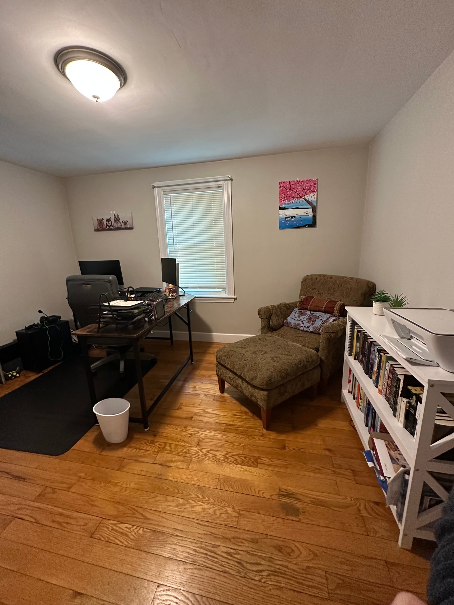 North Attleboro Apartment: 7 East St