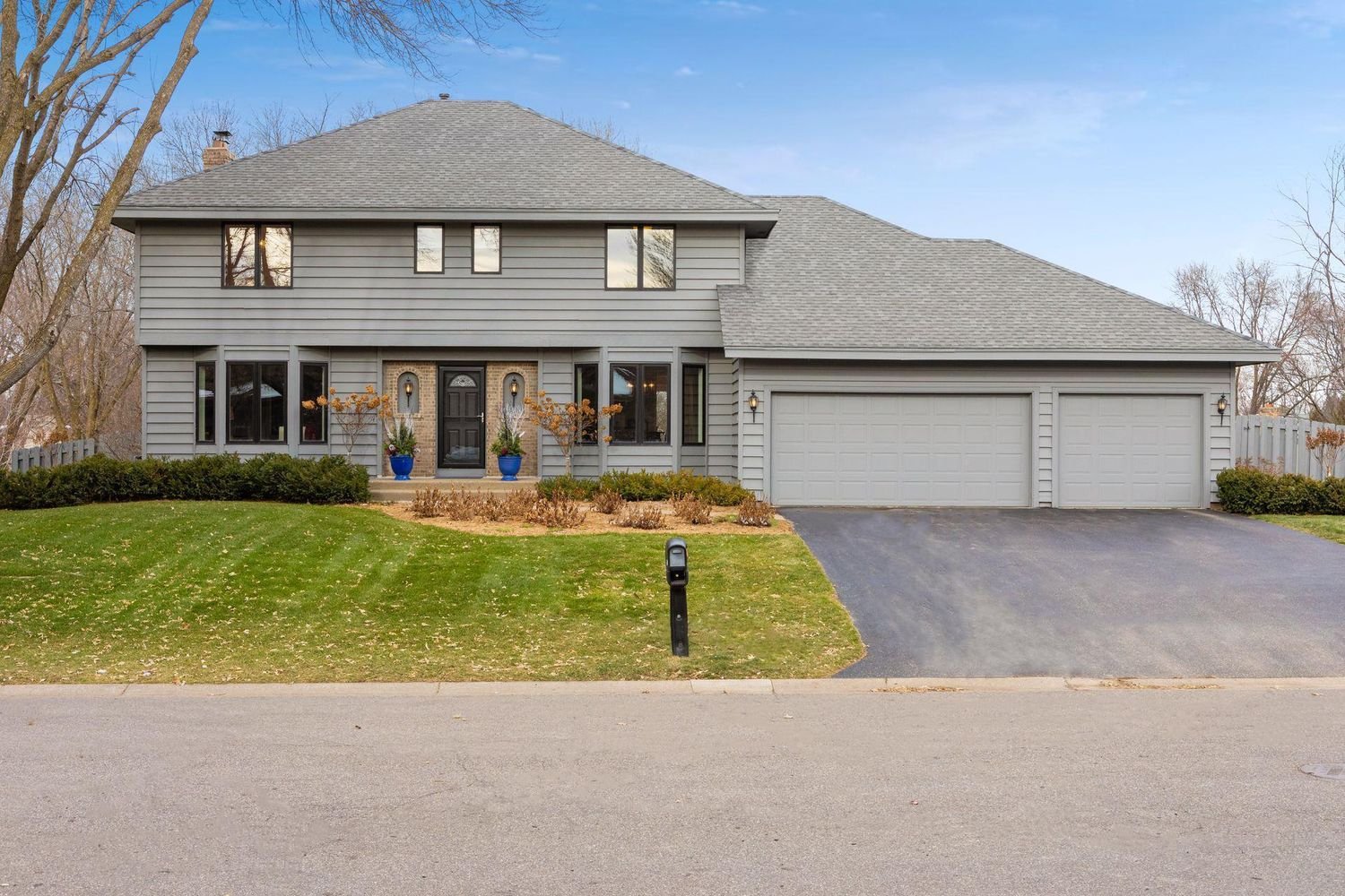 Plymouth House: 12510 48th Ave N