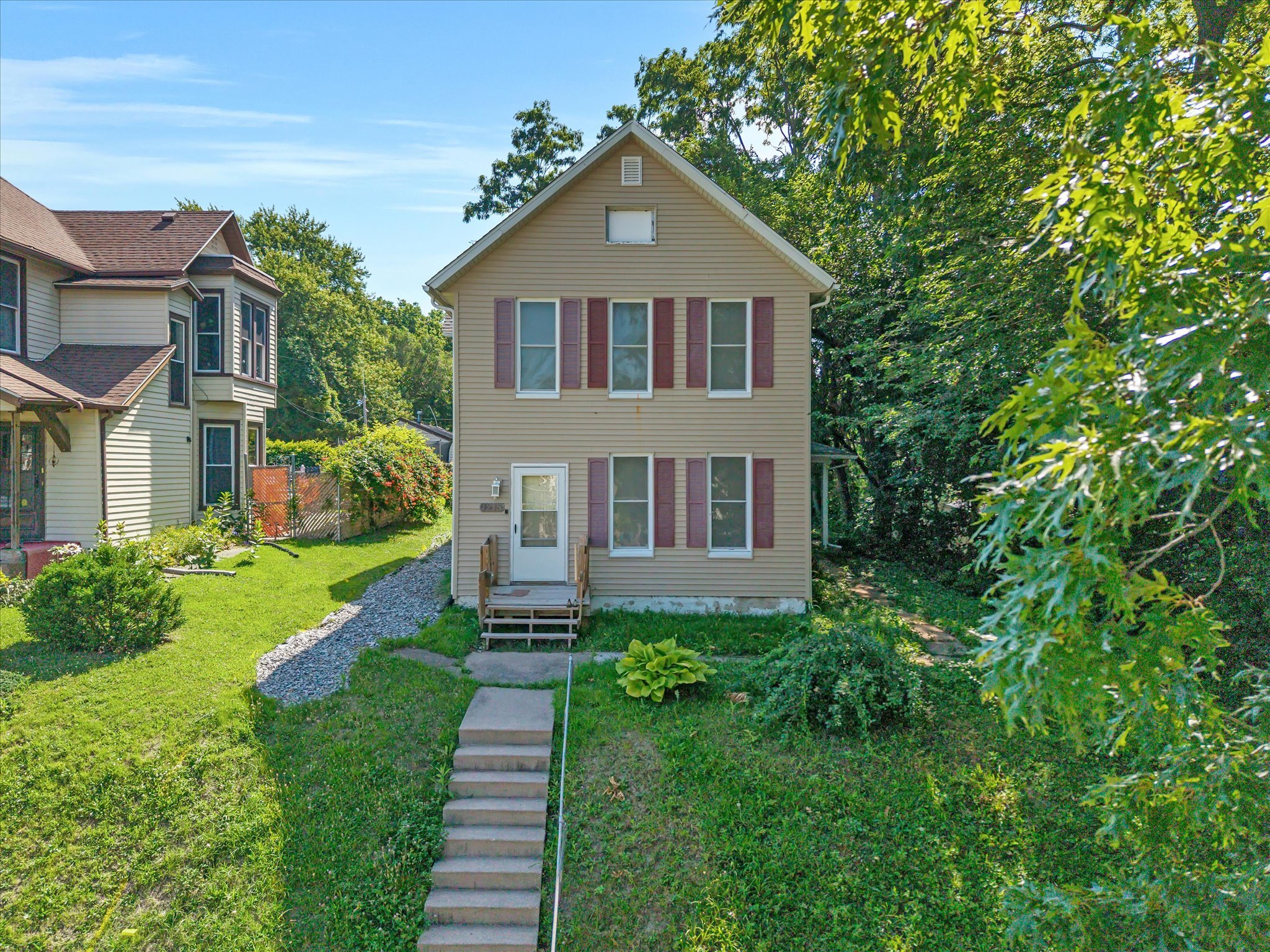 Davenport House: 1215 Farnam St