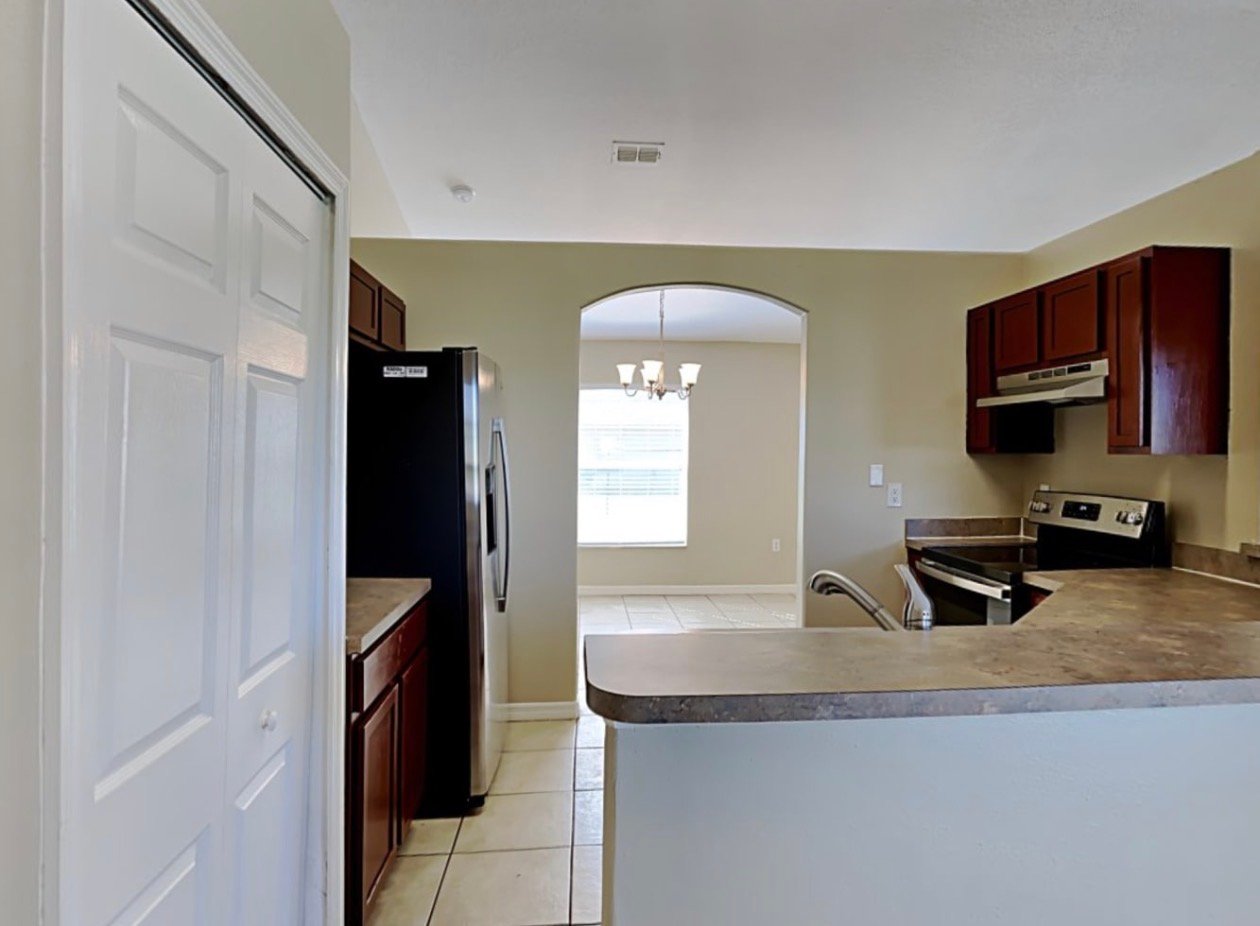 Poinciana Townhome: 327 Huron Dr