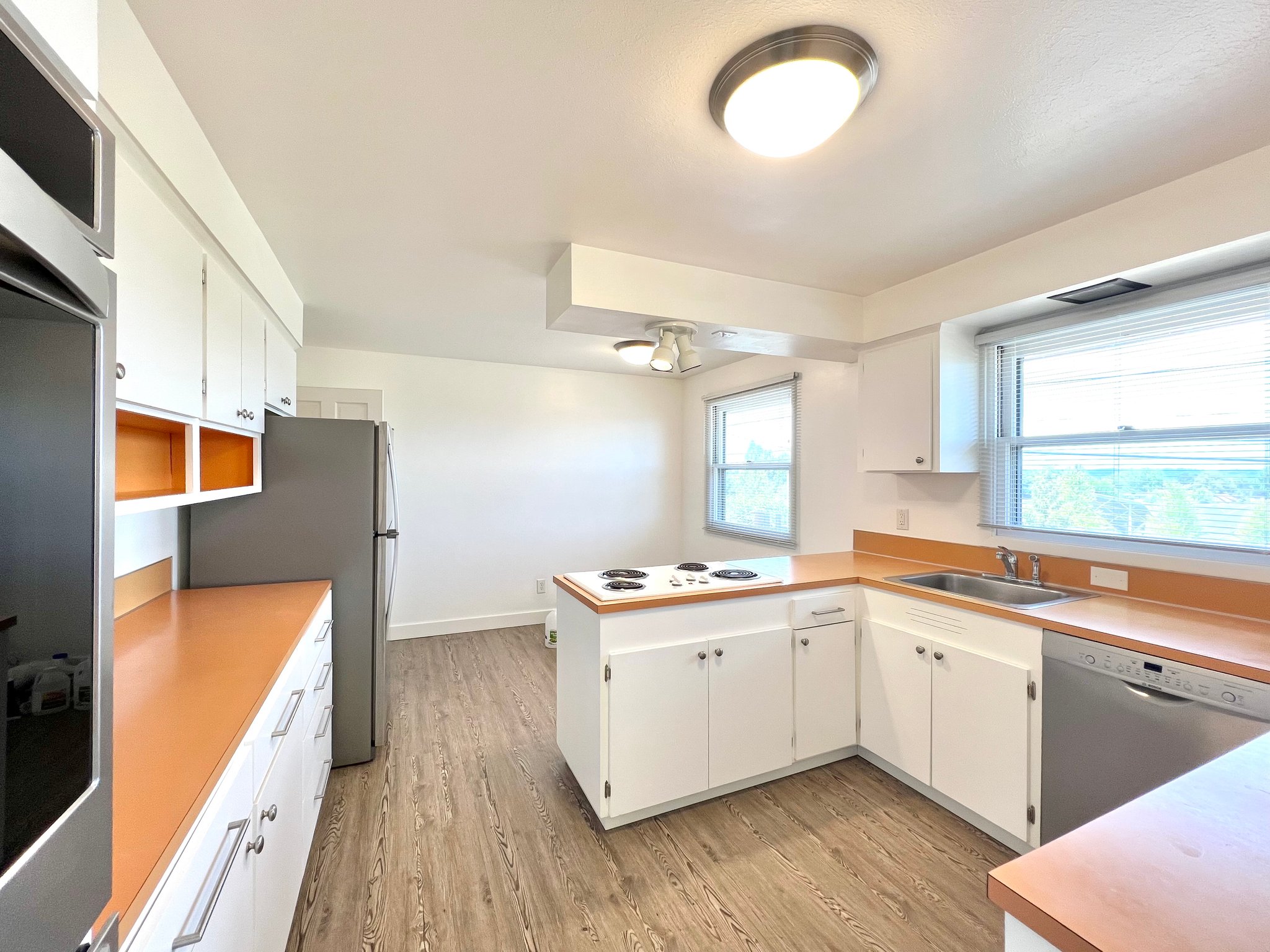 Portland House: 12815 NE Fremont St