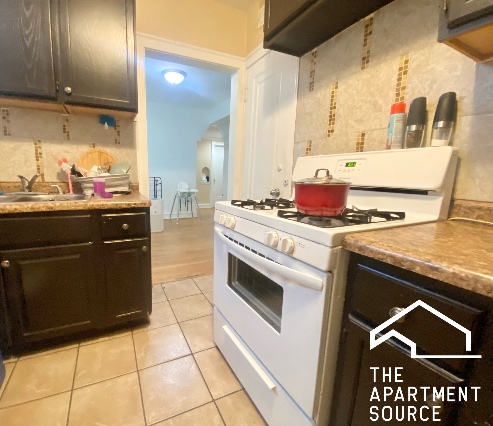 Chicago Apartment: 4454 West Diversey Ave., #2E, Chicago, IL 60639